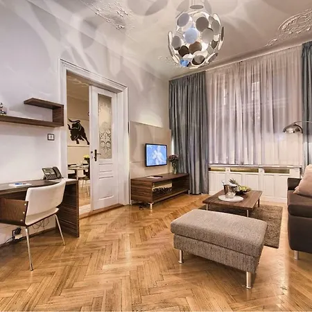Διαμέρισμα Charming 3bd Apt *